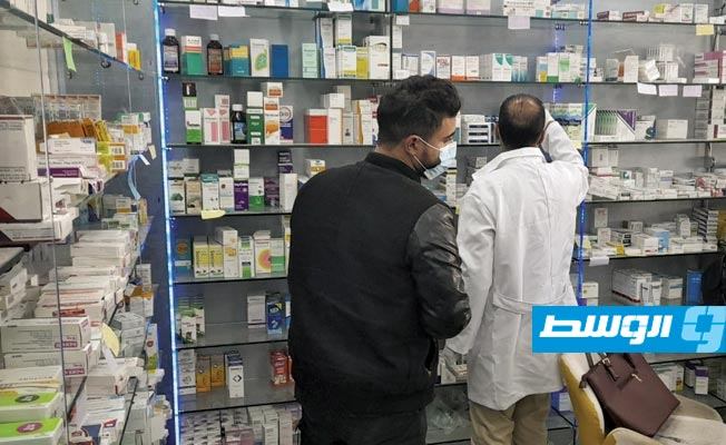 «الرقابة على الأدوية»: إغلاق صيدليتين في قصر بن غشير بطرابلس