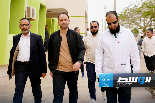 جولة العريبي بالمركز الوطني للأورام في بنغازي. (الحكومة المكلفة من مجلس النواب)