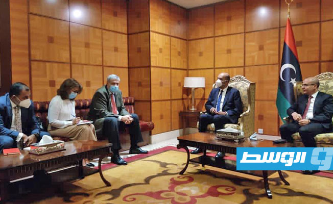يان كوبيتش مع عبدالله اللافي وموسى الكوني, 3 مايو 2021. (المجلس الرئاسي)