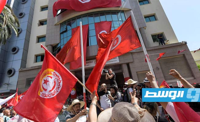 تونس.. إضراب مفاجئ في قطاع النقل يشل العاصمة