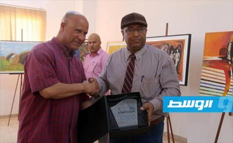 «إعلام بنغازي» تنظم معرضًا للتشكيلي صلاح الفلاح (وال)
