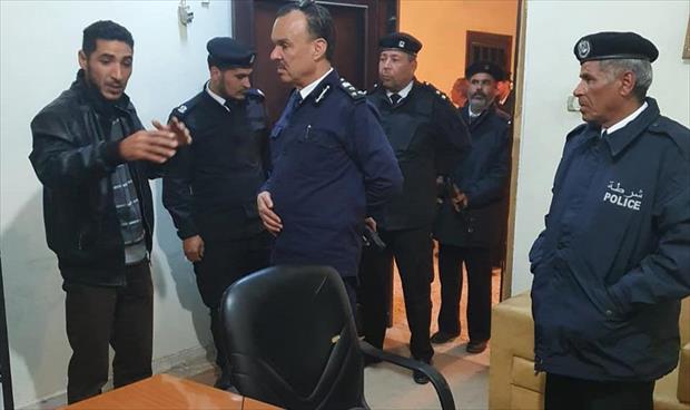 مدير أمن الجفارة خلال تفقده مركز شرطة السواني، 6 مارس 2020، (داخلية الوفاق)