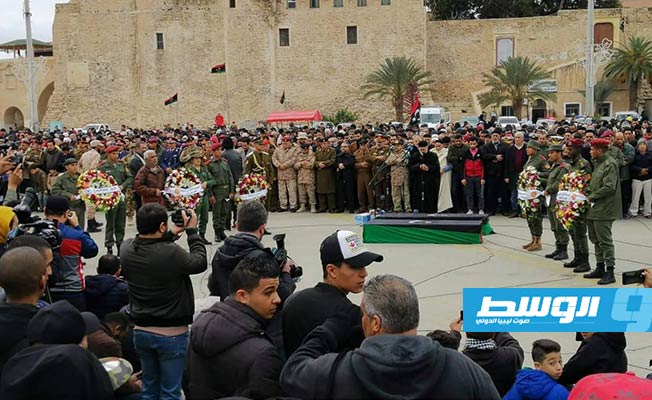 بالصور: جنازة ضحايا قصف الكلية العسكرية بطرابلس