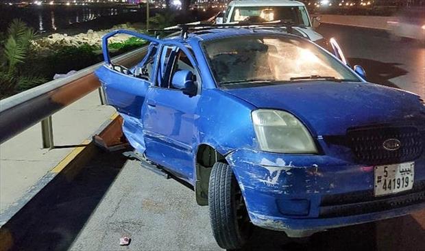 أضرار فادحة تظهر على سيارة تعرضت لحادث مروري بطريق الشط، 19 يناير 2024. (مديرية أمن طرابلس)