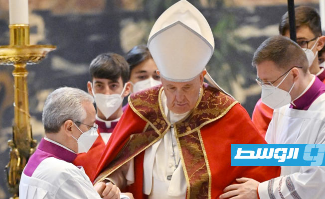 البابا فرنسيس يلغي أنشطته بسبب ألم في ركبته