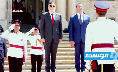 السراج يجري محادثات حول الأزمة الليبية مع رئيس الوزراء المالطي في فاليتا