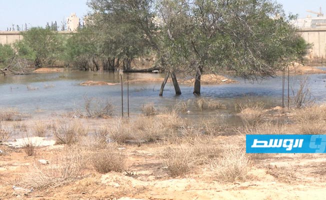 السيطرة على تسرب مياه النهر الصناعي بمحطة تحكم طريق المطار في طرابلس