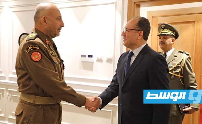 الحداد يبحث مع السفير التونسي تطوير التعاون العسكري في المجال البحري