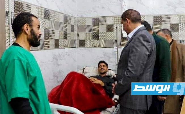 القطراني في جولة تفقدية بمستشفى تاكنس، 25 ديسمبر 2022. (المكتب الإعلامي لحكومة باشاغا)