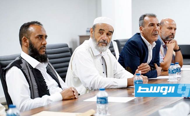 من لقاء اللافي مع أعيان وحكماء من المجالس الاجتماعية والقبلية لمناطق الساحل الغربي في العاصمة طرابلس، 24 أغسطس 2022. (المجلس الرئاسي)