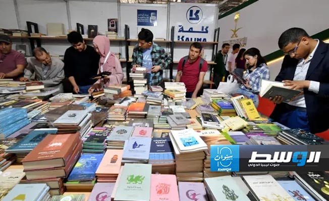 انطلاق معرض تونس الدولي للكتاب.. وتوزيع جوائز الإبداع الأدبي والفكري