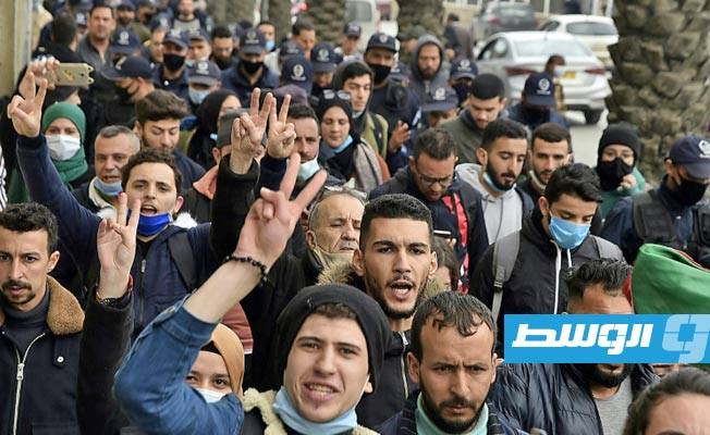 تظاهرة لعشرات الطلاب في الجزائر غداة الذكرى الثانية للحراك