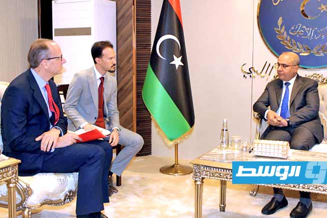 Al-Lafi discusses support for political process with British Ambassador Reynolds