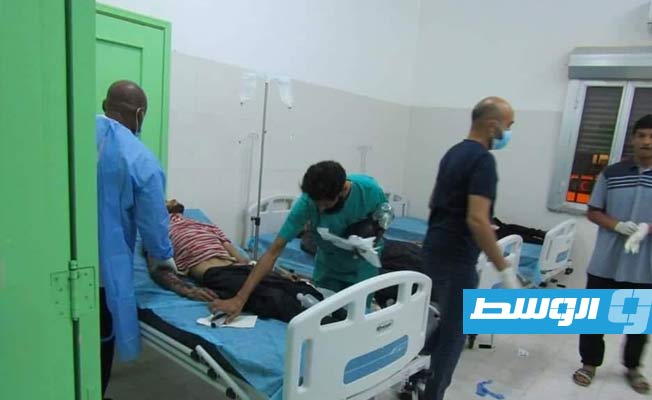 مصرع وإصابة 14 مصريا وليبي في حادث سير على طريق أجدابيا - طبرق