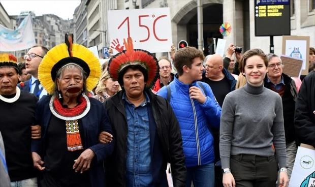 زعيم «الأصليين» يشارك في مسيرة شبابية للمناخ في بروكسل
