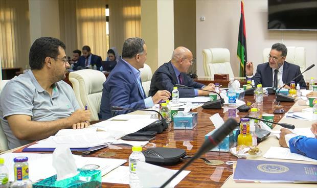 فريق العمل الاقتصادي الحكومي خلال اجتماع في العاصمة طرابلس، 25 يونيو 2021. (وزارة الاقتصاد)