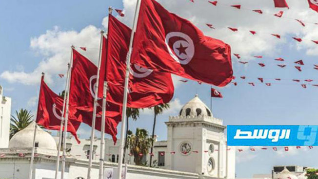 تونس في أزمة وقود بسبب إضراب سائقي نقل المحروقات.. والحكومة تلجأ للجيش