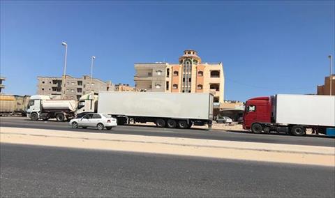 زحام أمام المحطات في طبرق بسبب نقص الوقود
