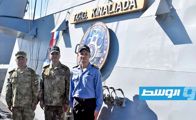بالصور.. «الدفاع» التركية تعلن زيارة إحدى سفنها ميناء الخمس