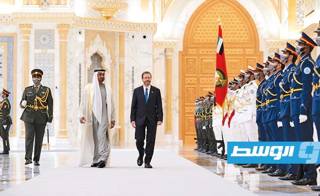 رئيس إسرائيل يتحدث من دبي عن «التطبيع» بعد اعتراض صاروخ للحوثيين