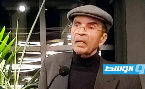 الأديب الليبي والكاتب العالمي إبراهيم الكوني خلال فعاليات «يوم الوفاء» بسويسرا، (بوابة الوسط).