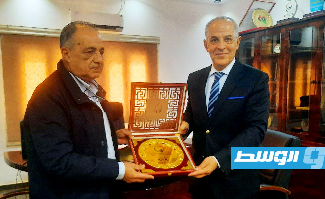 الزروق يستقبل نائب رئيس الاتحاد الدولي للكاراتيه.. وتعهدات بتقديم بطولات قوية في طرابلس (صور)