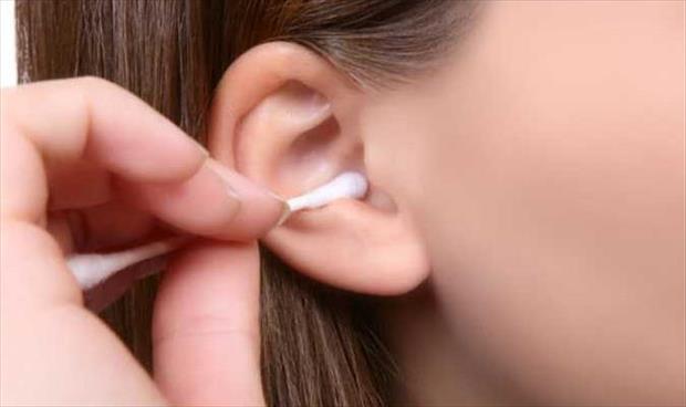 هل تنظيف الأذن خطر؟