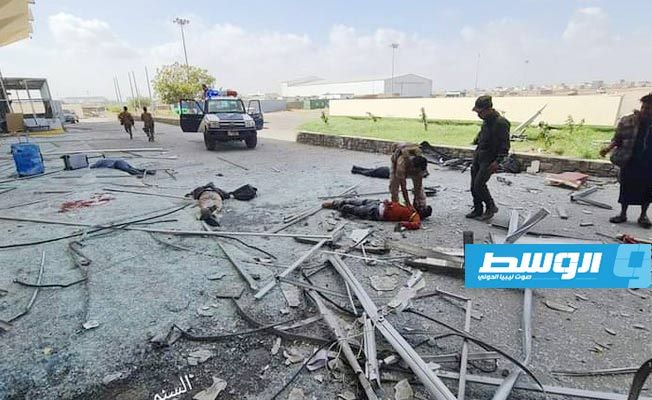 رويترز: 5 قتلى على الأقل وعشرات الجرحى في تفجيرات مطار عدن