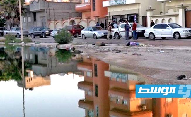 مياه الصرف الصحي تقتحم حي المنارة في طبرق (صور)