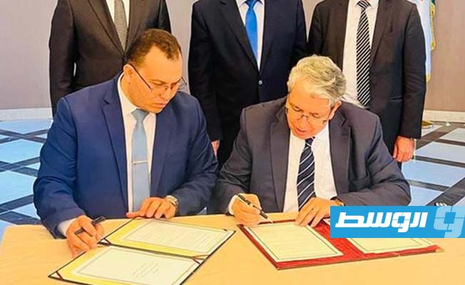 خلال التوقيع على محضر إعادة فتح معبر غدامس - الدبداب بين الجزائر وليبيا (وزارة الخارجية الليبية)