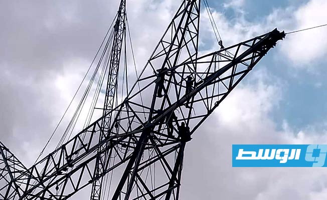 الكهرباء: تركيب عوازل بخط «الرويس أبو - عرقوب» لتحسين النقل الكهربائي في المنطقة