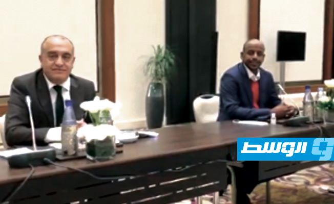 صورة مقتطعة من فيديو لعدد من المشاركين في الاجتماع التنسيقي بين أعضاء مجلسي النواب والدولة في طنجة
