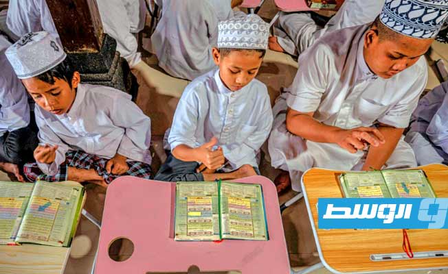 مدرسة إسلامية بإندونيسيا تعلم الأطفال الصم القرآن