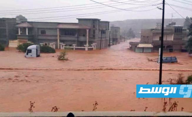 آثار العاصفة دانيال.. السيول تضرب منطقة البياضة في البيضاء وسكان يطلبون مساعدة عاجلة (فيديو)