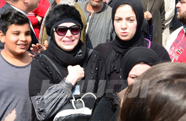 بالصور: الفيشاوي وحميدة ومدحت صالح في جنازة محمد متولي