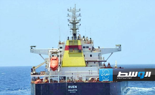 البحرية الهندية تحرر السفينة «إم في روين» وتحتجز 35 قرصانا