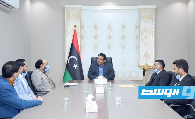 اجتماع المنفي مع رئيسي جامعة طبرق وفرع الأكاديمية الليبية بالمدينة، الثلاثاء 22 فبراير 2022. (المجلس الرئاسي)