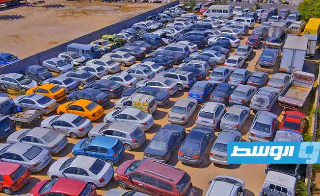 بالصور.. ضبط 173 سيارة بدون لوحات ورخص قيادة في طرابلس