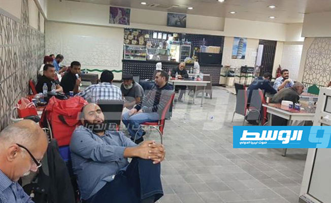 الخطوط الليبية تستأنف تسيير رحلاتها المتأخرة بمطار بنينا بعد يوم من توقفها