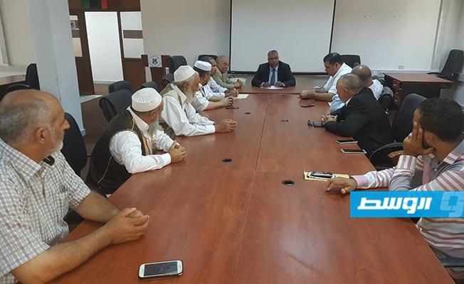 «الحكم المحلي» تطالب عمداء الزاوية بتسريع جهود التهدئة في طرابلس