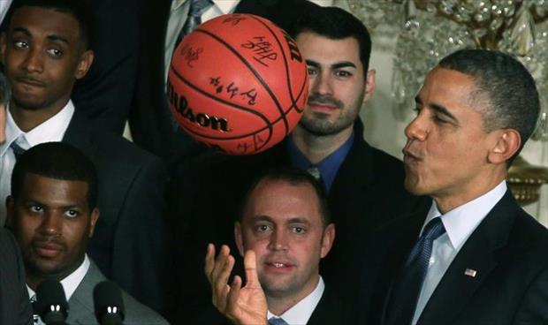 بيع قميص كرة سلة لباراك أوباما في مزاد