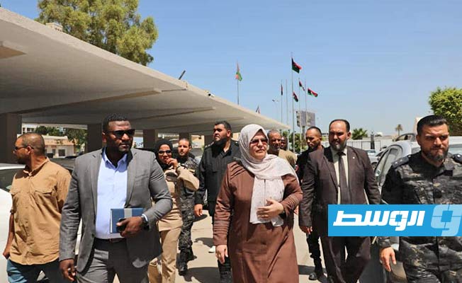 جولة المستشارة حليمة عبدالرحمن التفقدية بمجمع المحاكم في طرابلس، الإثنين 29 أغسطس 2022. (وزارة العدل)