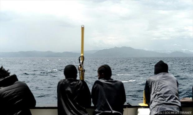 أحدهم استعان بإطار شاحنة للوصول لأوروبا..البحرية الإسبانية تنقذ 340 مهاجرًا