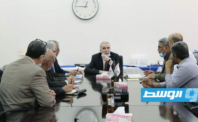 صنع الله يعد بدعم مشروعي مباني المؤسسة ومركز الصيانة والخدمات النفطية في بنغازي