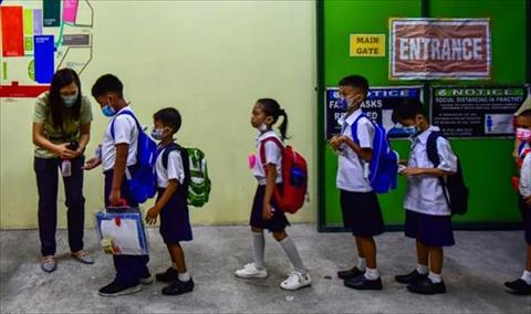 مدارس الفلبين تفتح أبوابها بعد إغلاق استمر عامين