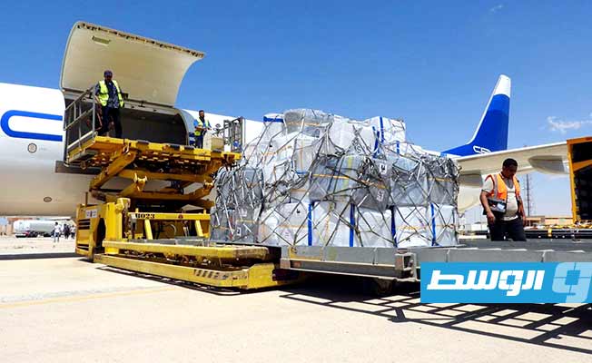 بالصور: مطار طبرق يستقبل أول رحلة شحن بضائع قادمة من الإمارات