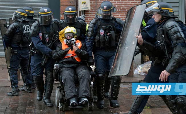 اعتقالات وجرحى وغاز خلال تظاهرات «السترات الصفراء» في فرنسا