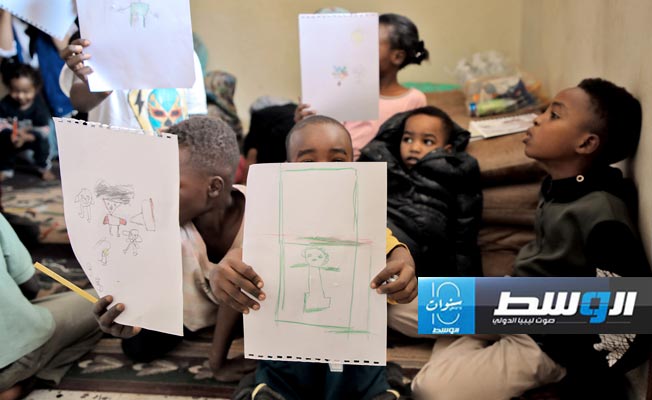 النازحون السودانيون في طرابلس الذين تلقوا مساعدات من المنظمة الدولية للهجرة. (صفحة المنظمة على فيسبوك)