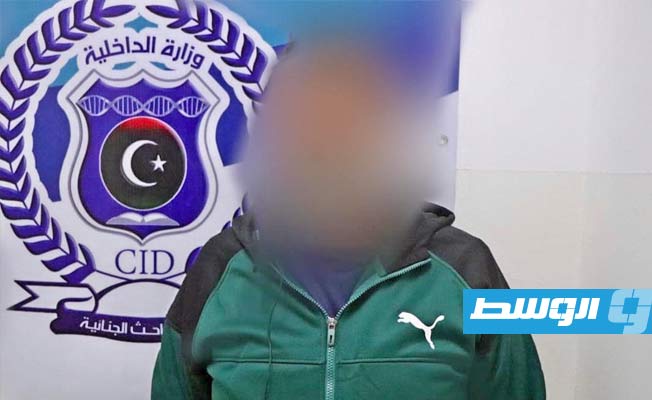 أحد المتهمين المقبوض عليهم بتهمة تهريب المهاجرين. (وزارة الداخلية)