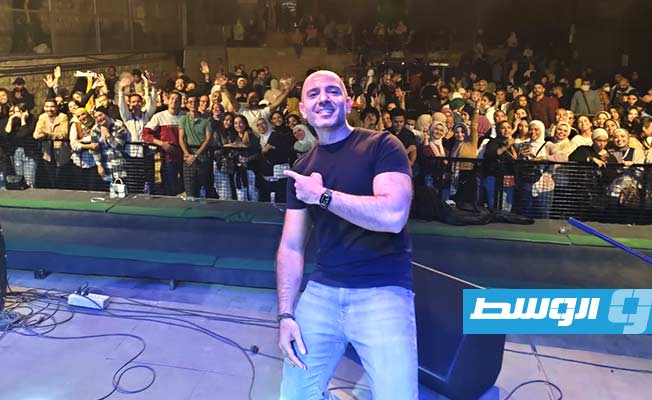 الأردني بشر يشعل حفله الأول في مصر بالساقية